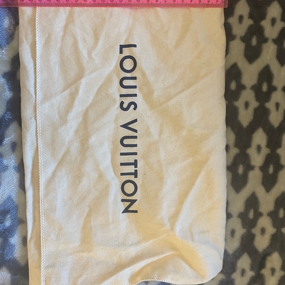 Authentic Louis Vuitton dust bag💗 - Picture 2 of 4